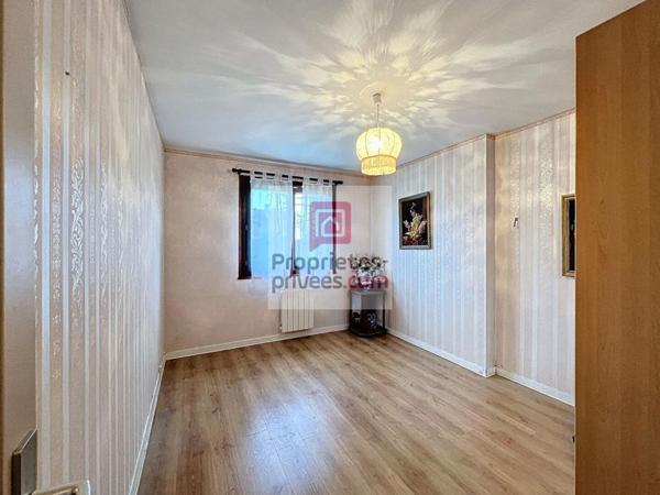 Maison avec 5 chambres et 1 garage