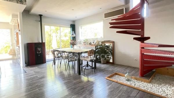 Maison à vendre 5 pièces (66) 115 M2 en 3 faces avec piscine garage et stationnement camping car - Proche plage SAINT CYPRIEN et lac de VILLENEUVE DE LA RAHO A CORNEILLA DEL VERCOL