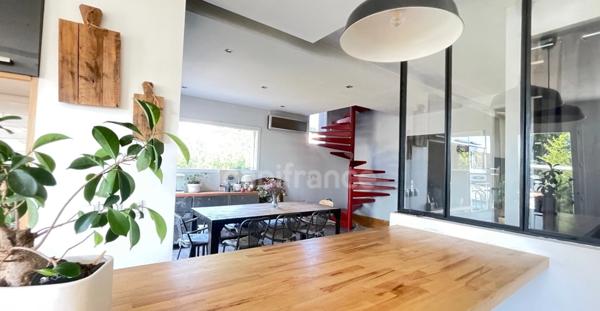 Maison à vendre 5 pièces (66) 115 M2 en 3 faces avec piscine garage et stationnement camping car - Proche plage SAINT CYPRIEN et lac de VILLENEUVE DE LA RAHO A CORNEILLA DEL VERCOL