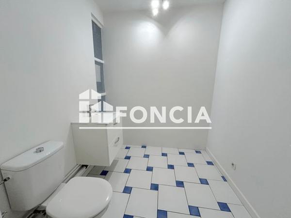 Location Local commercial 2 pièces 41 m² - 21 COURS ARISTIDE BRIAND Orange 84100