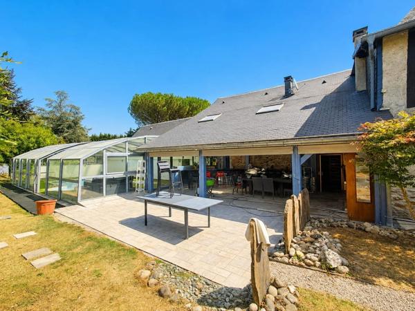 Demeure historique d'exception classée au patrimoine située aux portes des Pyrénées