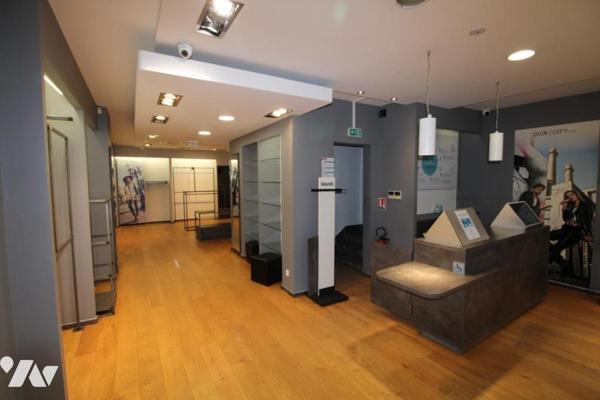 IMMEUBLE DE COMMERCE ET D'HABITATION DE CENTRE VILLE