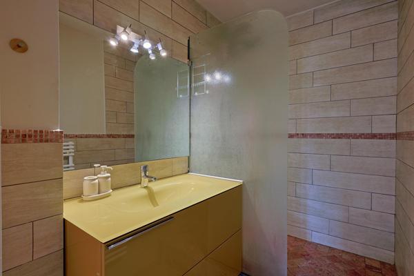 Appartement rénové proche du Port