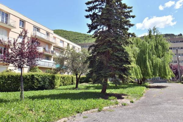 À vendre – T3 lumineux avec balcon, garage et cave à Digne-les-Bains (04)