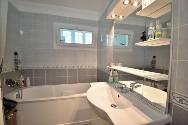 À vendre – T3 lumineux avec balcon, garage et cave à Digne-les-Bains (04)