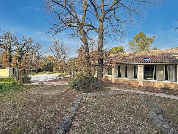 Maison de 150m² à vendre sur Saint Maximin la Sainte Baume avec piscine et dépendance