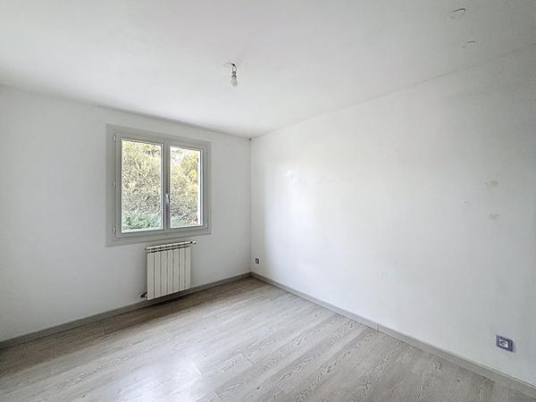 Maison de 150m² à vendre sur Saint Maximin la Sainte Baume avec piscine et dépendance