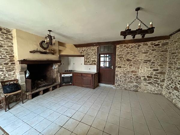 Maison à vendre 8 pièces Proche de CHATEAUPONSAC (87)