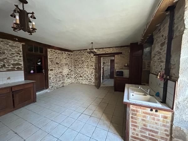 Maison à vendre 8 pièces Proche de CHATEAUPONSAC (87)