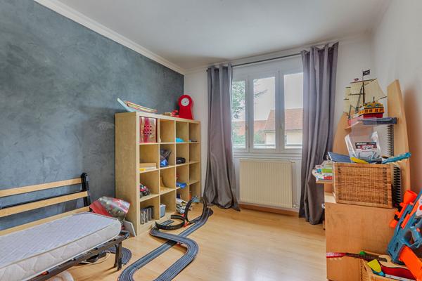 Maison Fontenay Le Fleury 6 pièce(s) de 170m2