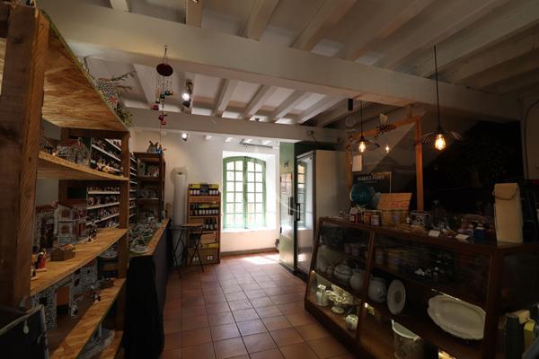 FONDS DE COMMERCE DE 85M2 A MOUSTIERS SAINTE MARIE