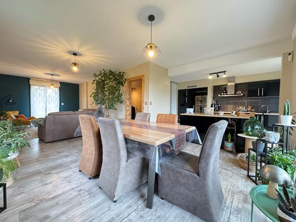 Maison - 6 pièces - jardin - garage - BELLEVILLE SUR MEUSE