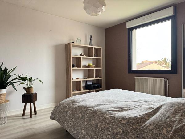 Maison - 6 pièces - jardin - garage - BELLEVILLE SUR MEUSE