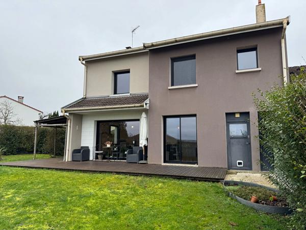 Maison - 6 pièces - jardin - garage - BELLEVILLE SUR MEUSE