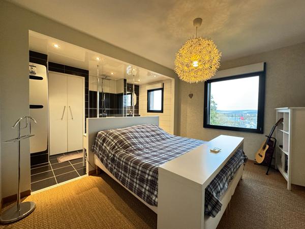 Maison - 6 pièces - jardin - garage - BELLEVILLE SUR MEUSE