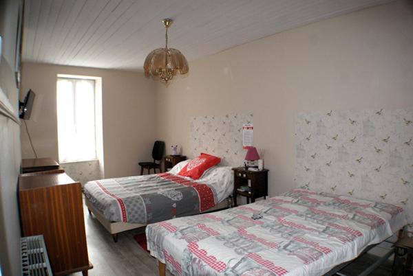 MAISON 2 CHAMBRES GRENIER AMENAGEABLE TERRAIN CLOS