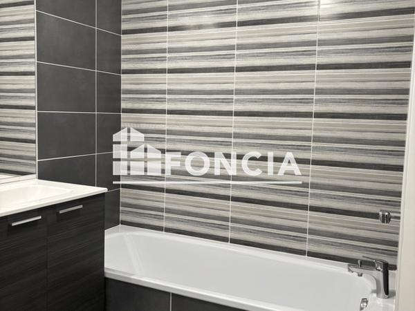 Location Appartement 2 pièces 43.27 m² - 2 RUE PASTEUR Chenove 21300
