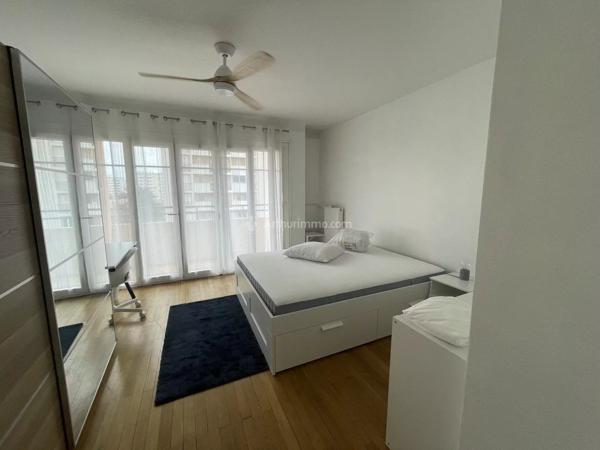 Location                                                      Appartement
                        
                     4 pièces                      86 m2                     à Villeurbanne