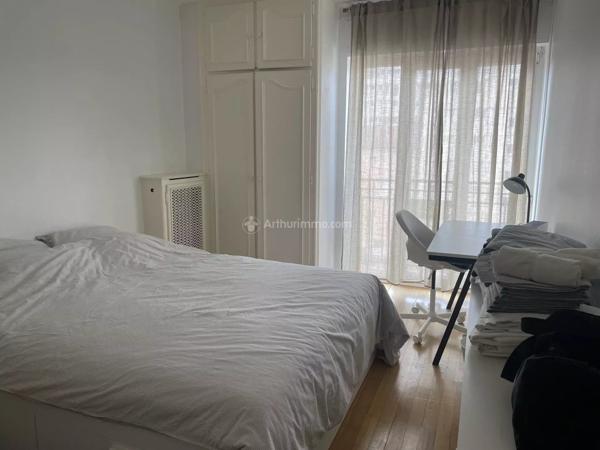 Location                                                      Appartement
                        
                     4 pièces                      86 m2                     à Villeurbanne