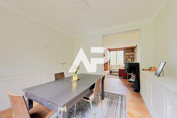 Maison Bougival 7 pièce(s) 165 m2 930 000 € ** - Référence 19633