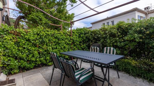 Triplex avec terrasse à 100m des plages et des commerces + parking