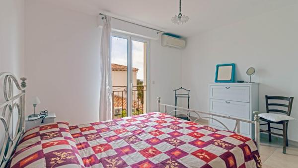 Triplex avec terrasse à 100m des plages et des commerces + parking