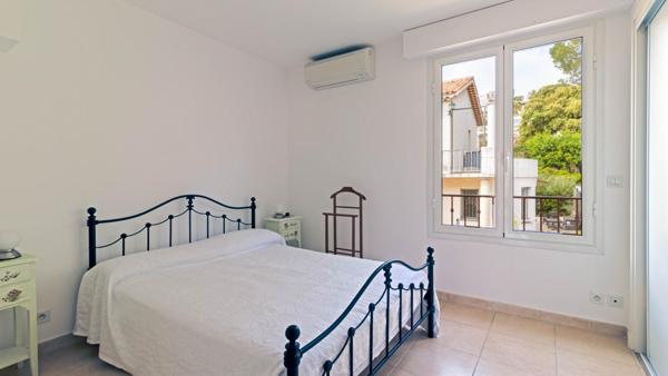 Triplex avec terrasse à 100m des plages et des commerces + parking