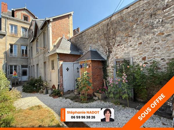 EN EXCLUSIVITE ! Maison de ville de caractère 242m², 4 chambres, avec jardin 147 000 €