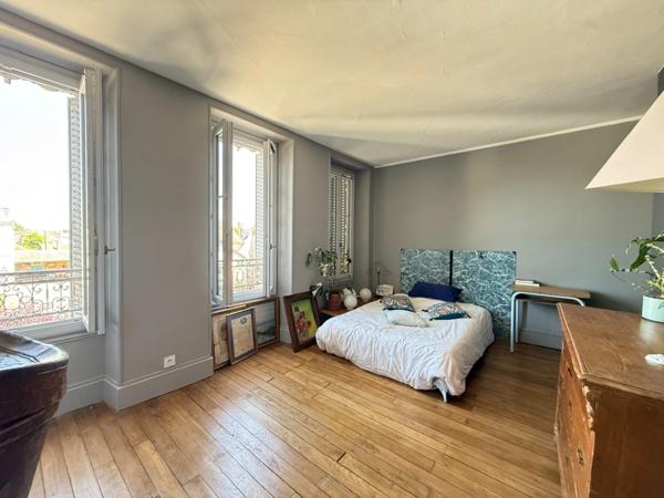 EN EXCLUSIVITE ! Maison de ville de caractère 242m², 4 chambres, avec jardin 147 000 €