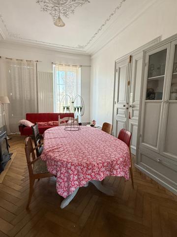 EN EXCLUSIVITE ! Maison de ville de caractère 242m², 4 chambres, avec jardin 147 000 €