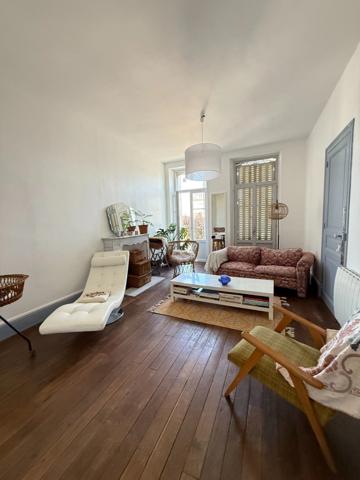 EN EXCLUSIVITE ! Maison de ville de caractère 242m², 4 chambres, avec jardin 147 000 €