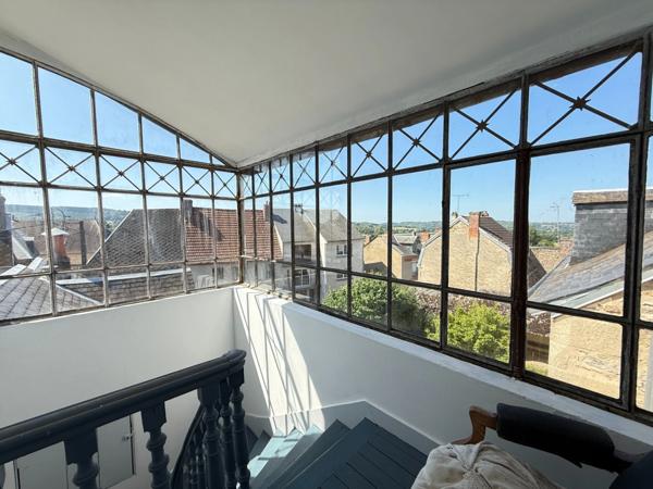 EN EXCLUSIVITE ! Maison de ville de caractère 242m², 4 chambres, avec jardin 147 000 €