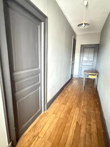 EN EXCLUSIVITE ! Maison de ville de caractère 242m², 4 chambres, avec jardin 147 000 €