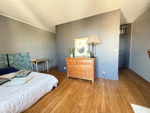 EN EXCLUSIVITE ! Maison de ville de caractère 242m², 4 chambres, avec jardin 147 000 €