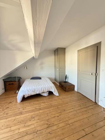 EN EXCLUSIVITE ! Maison de ville de caractère 242m², 4 chambres, avec jardin 147 000 €