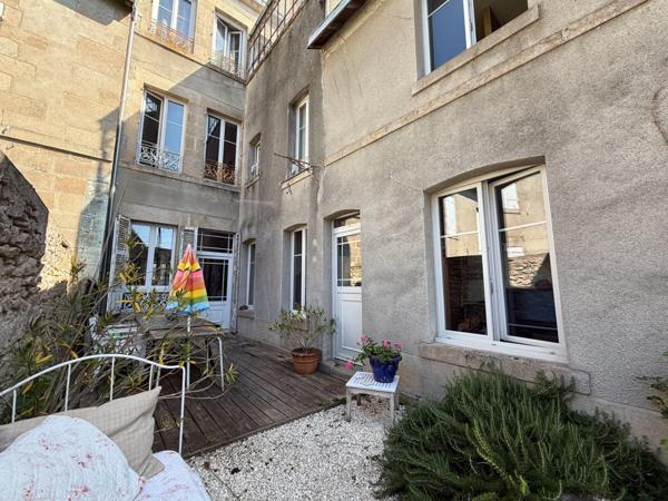 EN EXCLUSIVITE ! Maison de ville de caractère 242m², 4 chambres, avec jardin 147 000 €