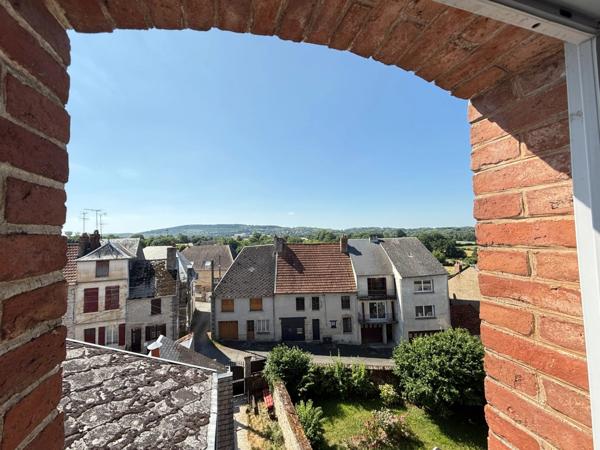 EN EXCLUSIVITE ! Maison de ville de caractère 242m², 4 chambres, avec jardin 147 000 €