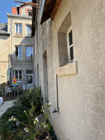 EN EXCLUSIVITE ! Maison de ville de caractère 242m², 4 chambres, avec jardin 147 000 €