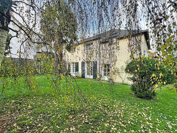 Nantes Saint Pasquier / Maison non mitoyenne 3 chambres et bureau / beau jardin sud-ouest /