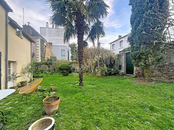 Nantes Saint Pasquier / Maison non mitoyenne 3 chambres et bureau / beau jardin sud-ouest /