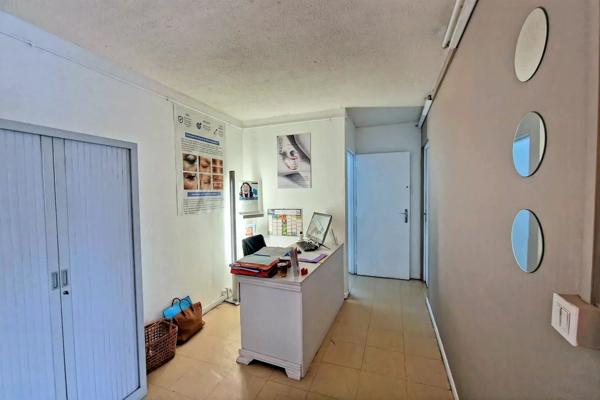 Immobilier Noisy-le-Sec (93130) – Bureau 69.5m2 – 180 000 €