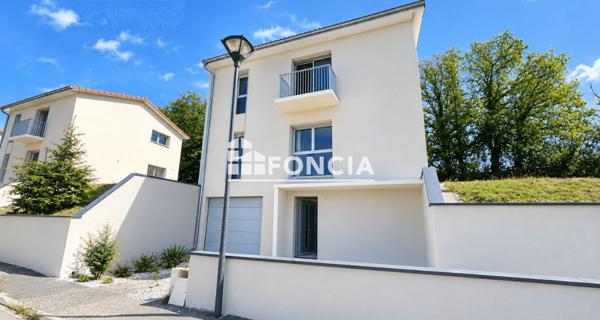 Location Maison 5 pièces 131 m² - Vienne 38200