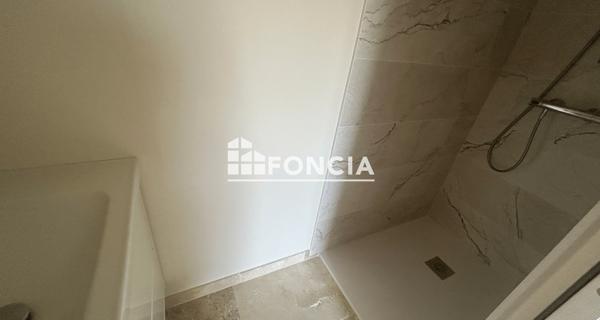 Location Maison 5 pièces 131 m² - Vienne 38200