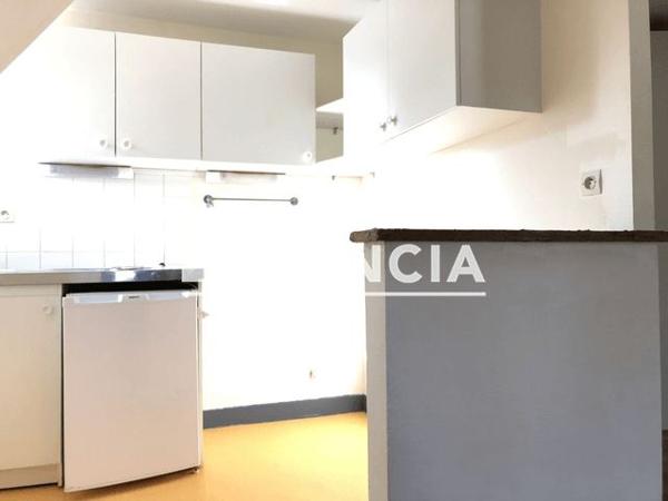 Location Appartement 2 pièces 47.2 m² - 32 RUE DENIS PAPIN Blois 41000