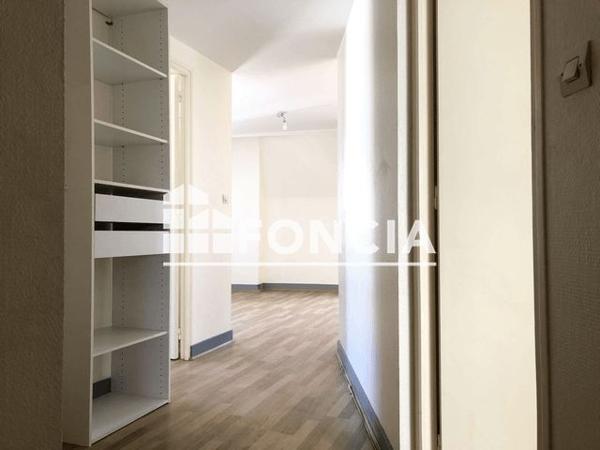 Location Appartement 2 pièces 47.2 m² - 32 RUE DENIS PAPIN Blois 41000