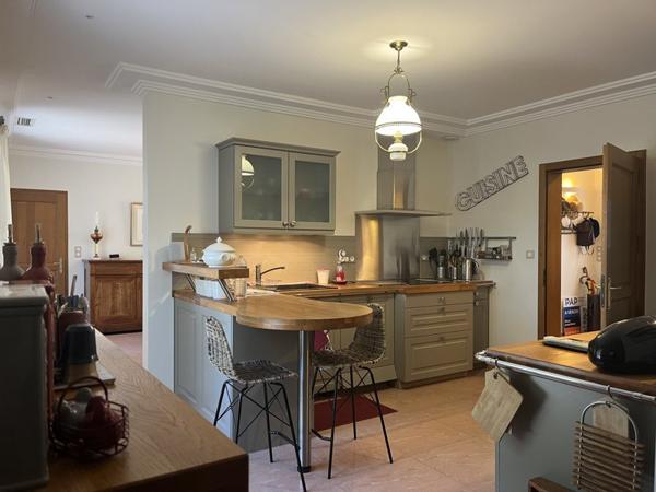 Maison à vendre |  Neuvic |  10 pièces | 268 m²