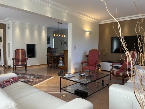 Maison à vendre |  Neuvic |  10 pièces | 268 m²