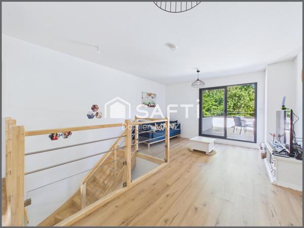 MAISON T6 AVEC PISCINE
