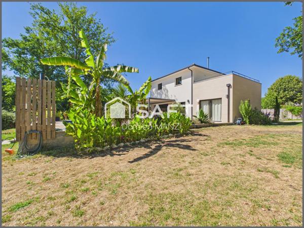MAISON T6 AVEC PISCINE