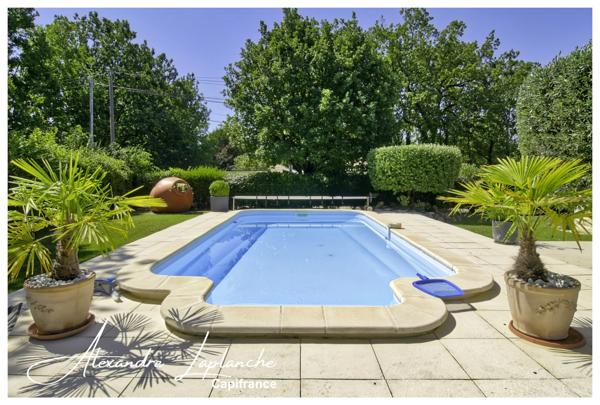 Dpt Tarn et Garonne (82), Maison de plain-pied parfaitement entretenue, au calme, avec piscine, garage et commerces accessibles à pied, à SAINT ETIENNE DE TULMONT.